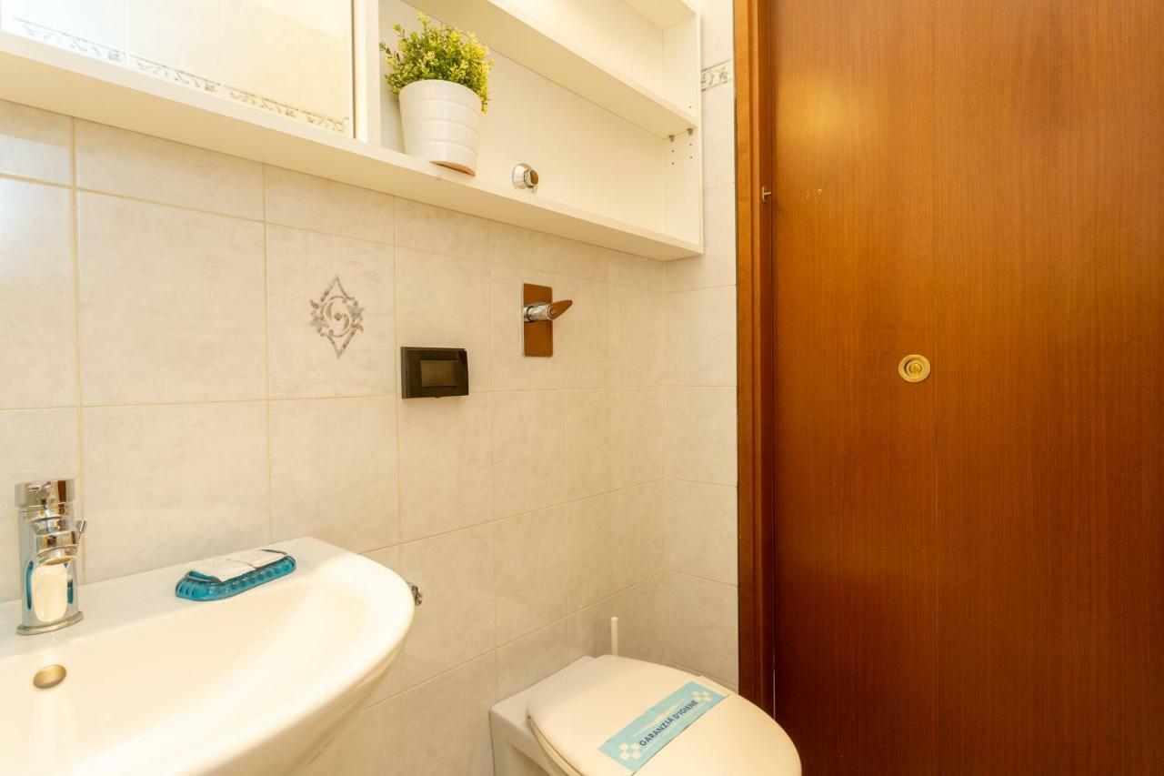 The Best Rent - Cozy Studio Apartment In Milan Downtown Milão Exterior foto