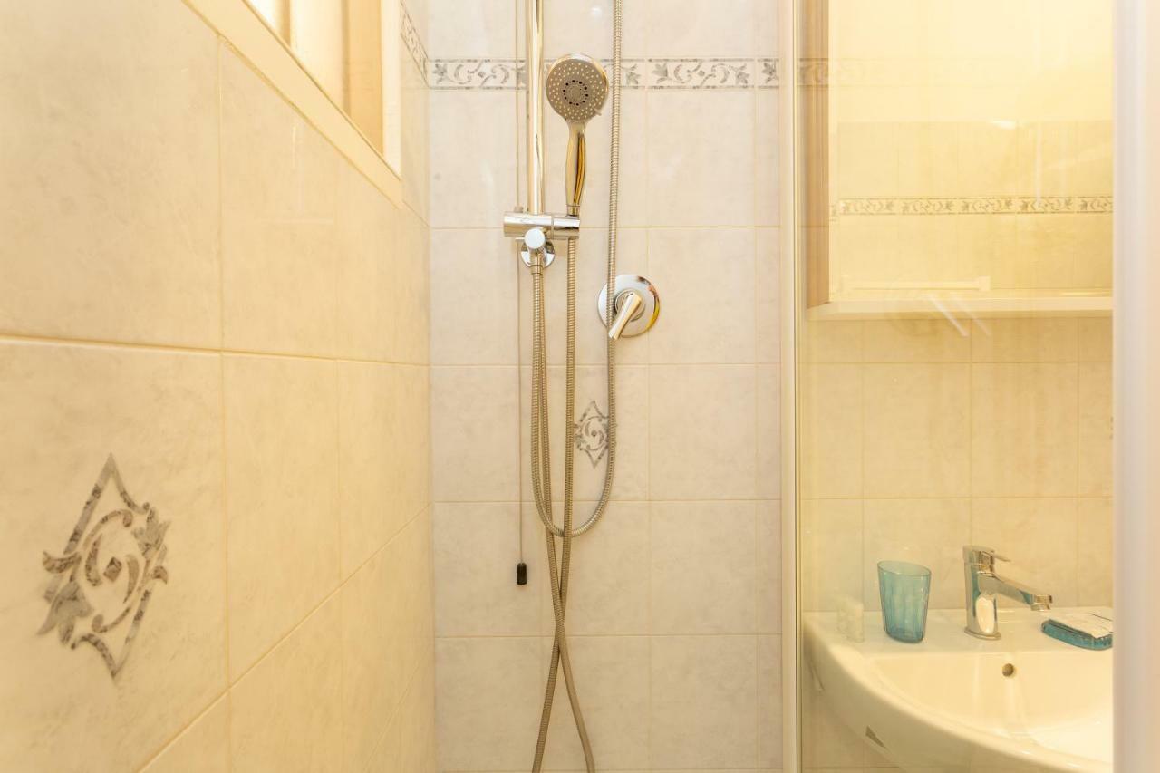 The Best Rent - Cozy Studio Apartment In Milan Downtown Milão Exterior foto