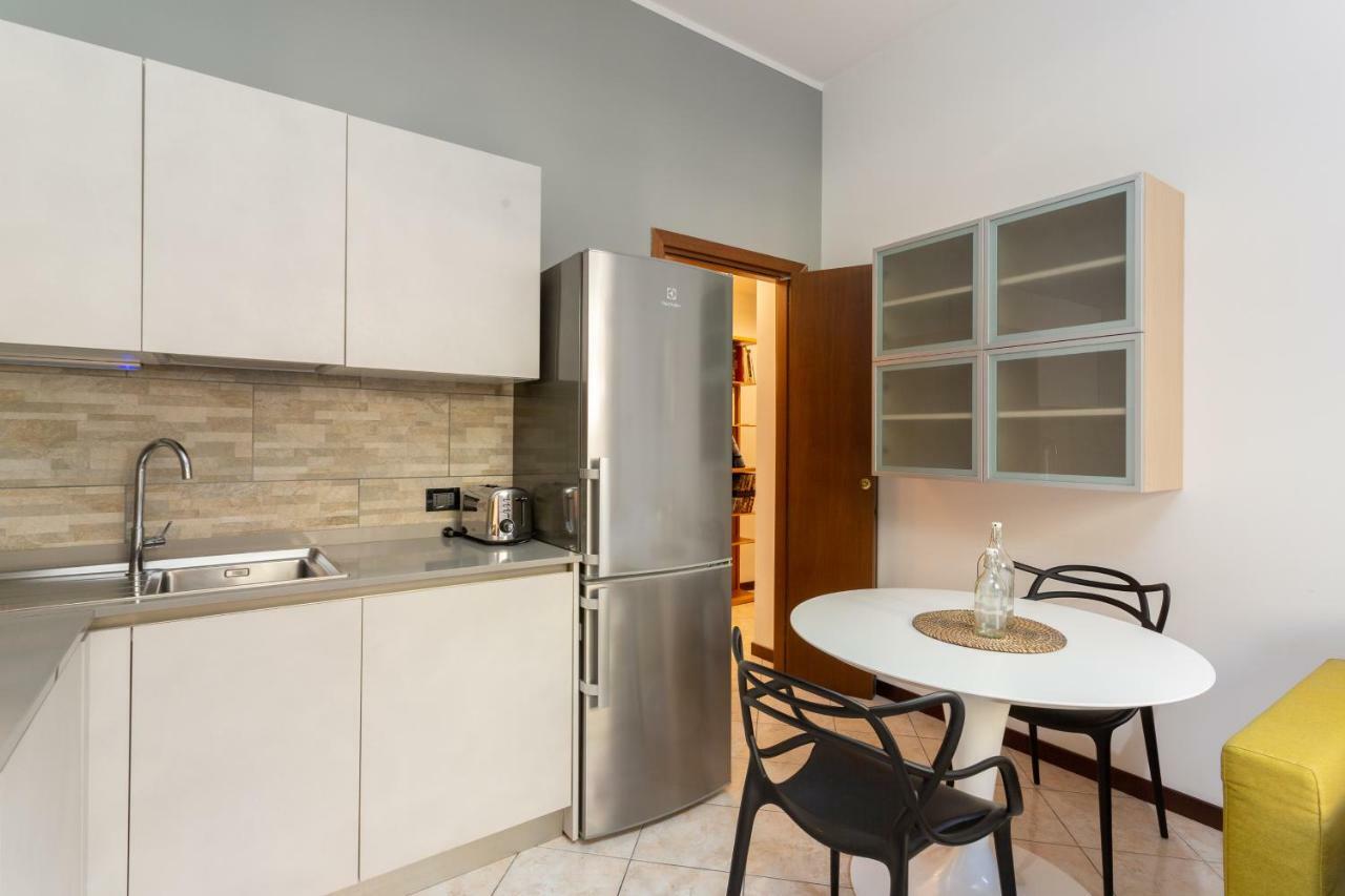 The Best Rent - Cozy Studio Apartment In Milan Downtown Milão Exterior foto