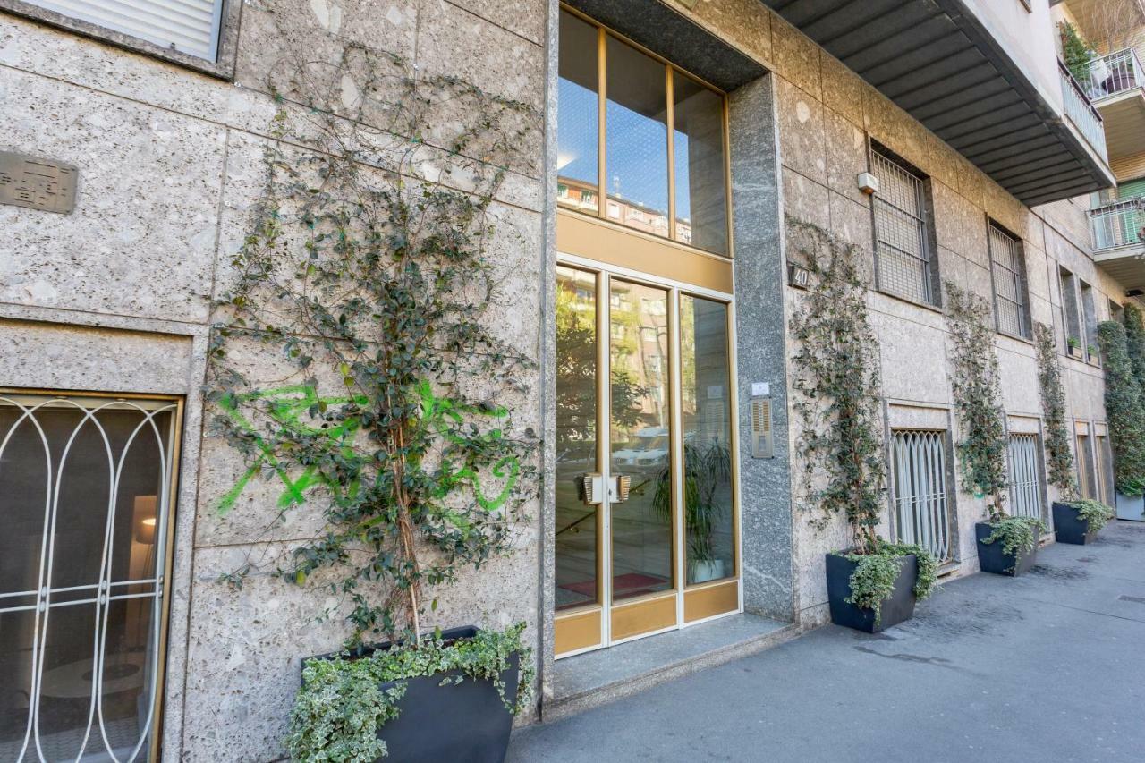 The Best Rent - Cozy Studio Apartment In Milan Downtown Milão Exterior foto