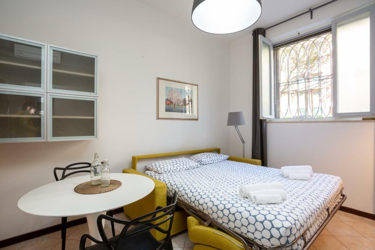 The Best Rent - Cozy Studio Apartment In Milan Downtown Milão Exterior foto